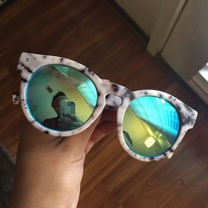 QUAY Australia White Marble Reflective Sunglasses
